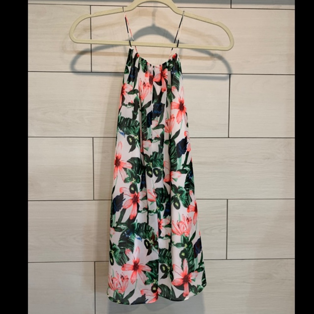 Floral flowy sleeveless top